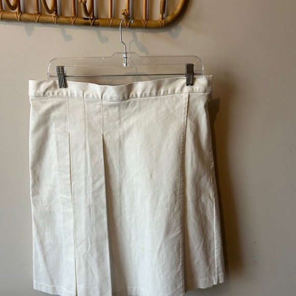 Eliyas Label Ivy White Pleated Knee Length Skirt - size XL - Picture 4 of 5